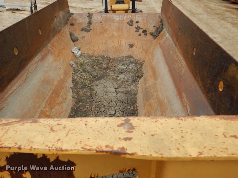 image for item DL6979 2006 Case 325  haul truck