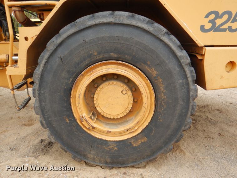 image for item DL6979 2006 Case 325  haul truck