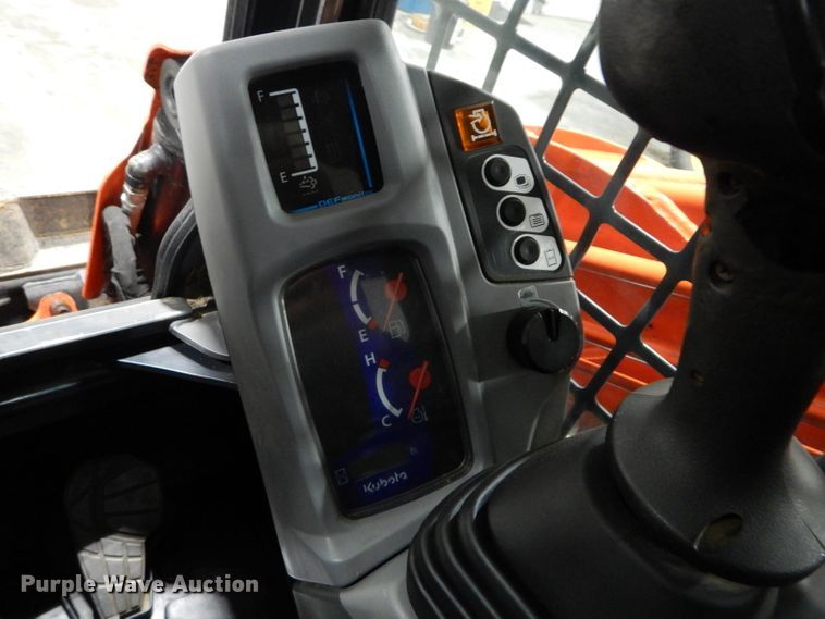 image for item DM4473 2019 Kubota SVL95-2S  tracked skid steer loader