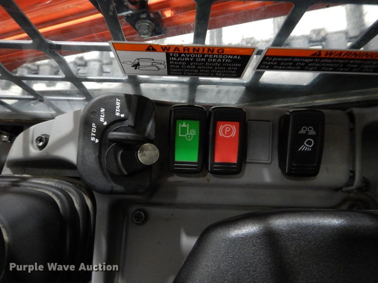 image for item DM4473 2019 Kubota SVL95-2S  tracked skid steer loader