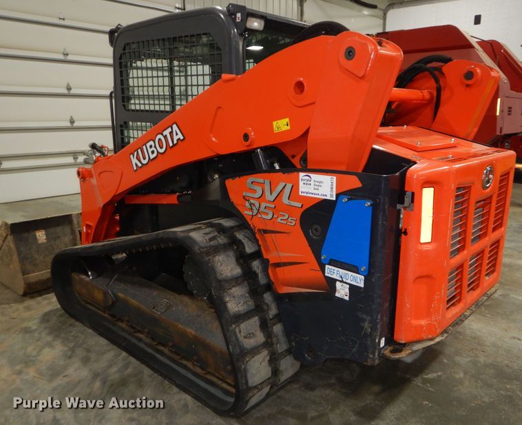 image for item DM4473 2019 Kubota SVL95-2S  tracked skid steer loader