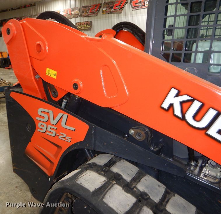image for item DM4473 2019 Kubota SVL95-2S  tracked skid steer loader