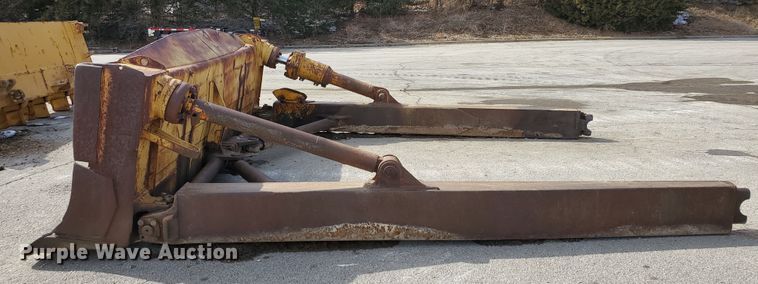 image for item DM4478 Caterpillar  dozer blade
