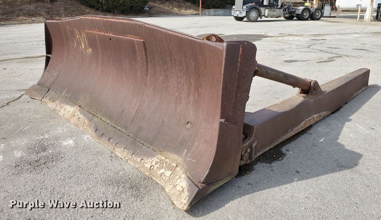 image for item DM4478 Caterpillar  dozer blade