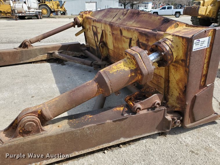 image for item DM4478 Caterpillar  dozer blade