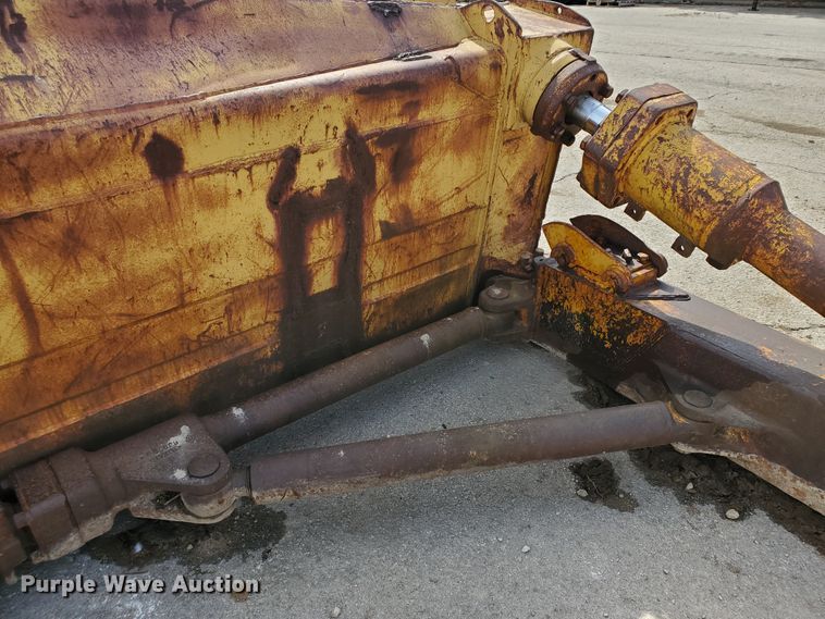 image for item DM4478 Caterpillar  dozer blade