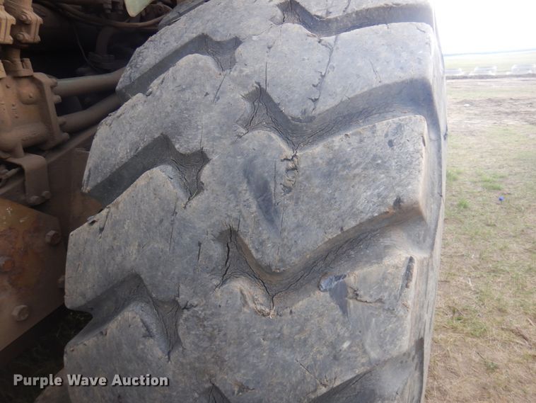 image for item DM5279 1971 Caterpillar 830MB  conventional scraper