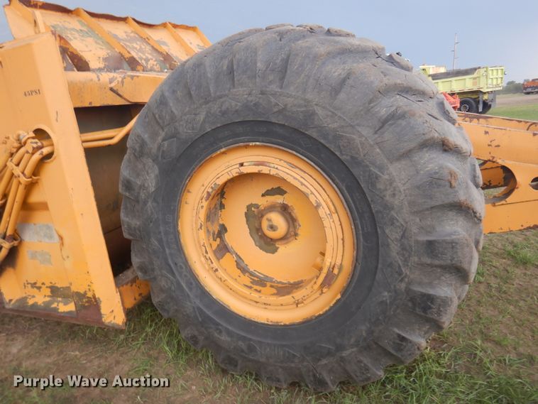 image for item DM5279 1971 Caterpillar 830MB  conventional scraper