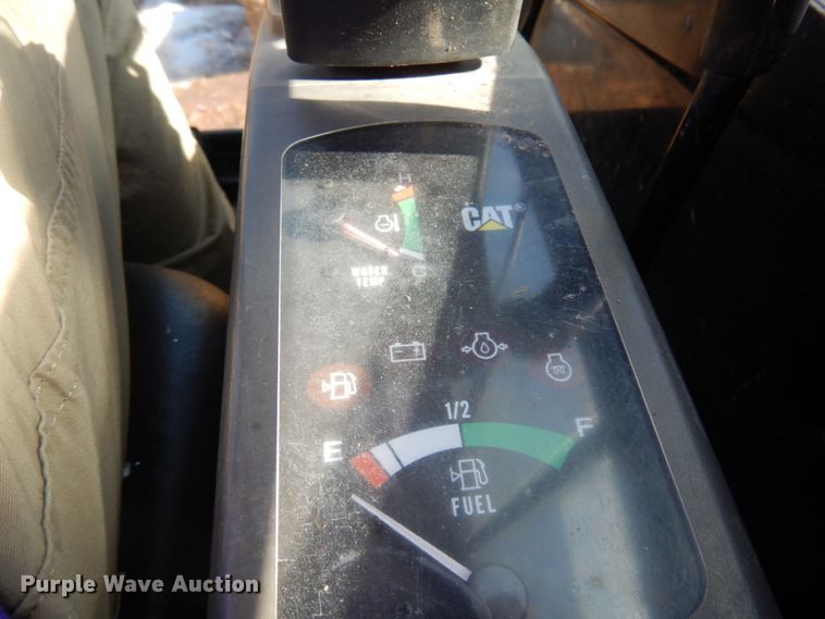 image for item DM5354 2003 Caterpillar 305C  mini excavator