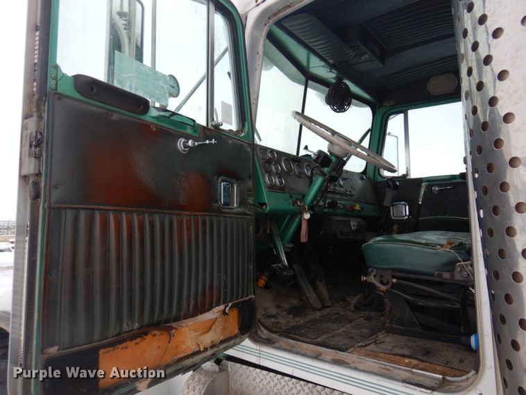 image for item DM5366 1981 Kenworth W900A  winch truck