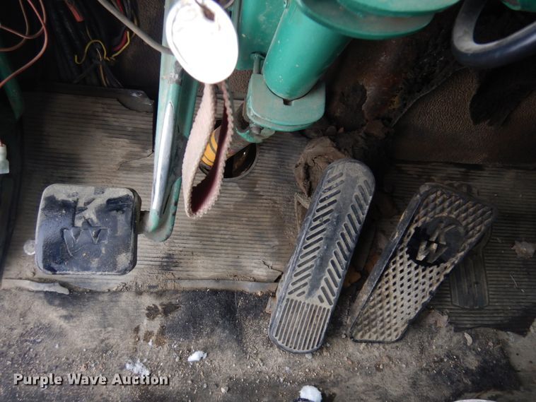 image for item DM5366 1981 Kenworth W900A  winch truck