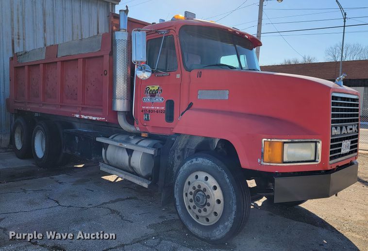 image for item DM7480 1993 Mack CH613  dump truck