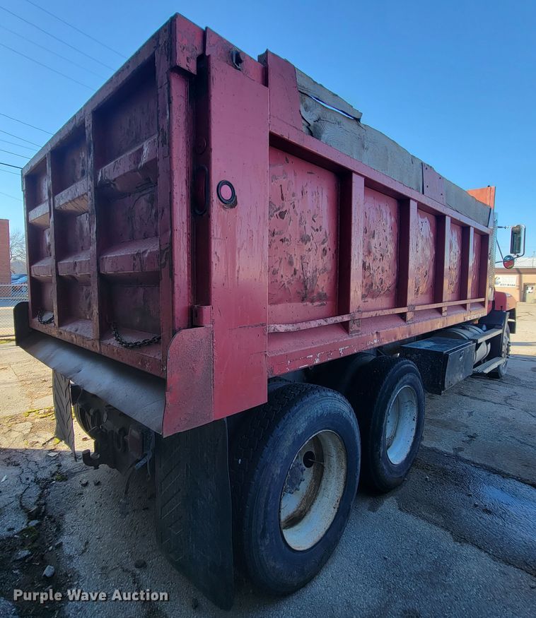 image for item DM7480 1993 Mack CH613  dump truck