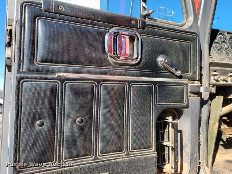 image for item DM7480 1993 Mack CH613  dump truck