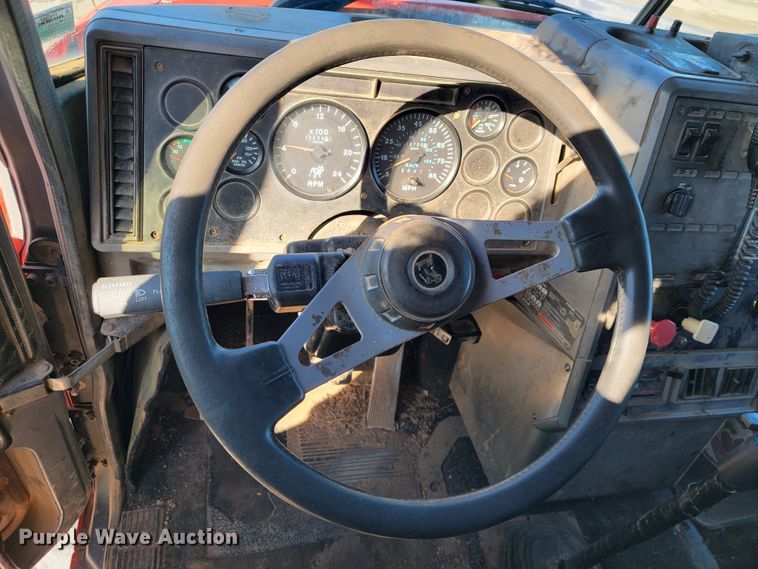 image for item DM7480 1993 Mack CH613  dump truck