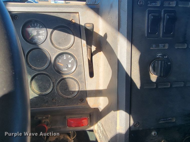 image for item DM7480 1993 Mack CH613  dump truck