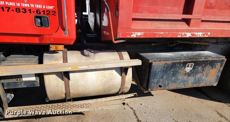 image for item DM7480 1993 Mack CH613  dump truck