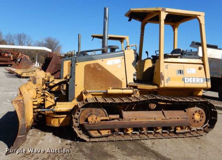 image for item DN1245 2000 John Deere 450H  dozer