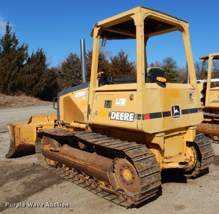 image for item DN1245 2000 John Deere 450H  dozer