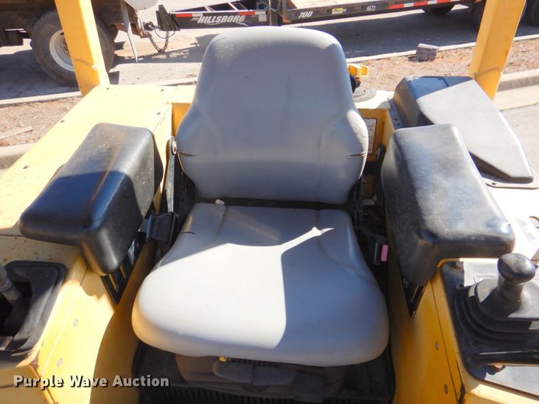 image for item DN1245 2000 John Deere 450H  dozer