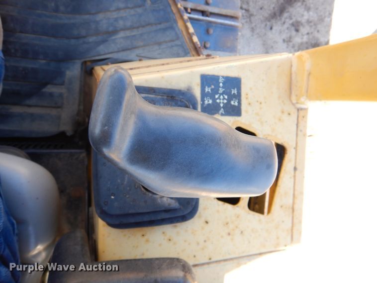 image for item DN1245 2000 John Deere 450H  dozer