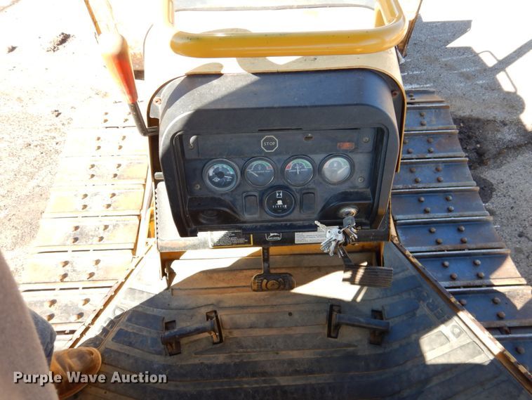 image for item DN1245 2000 John Deere 450H  dozer