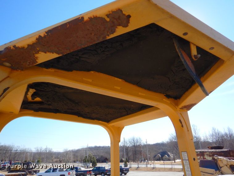 image for item DN1245 2000 John Deere 450H  dozer