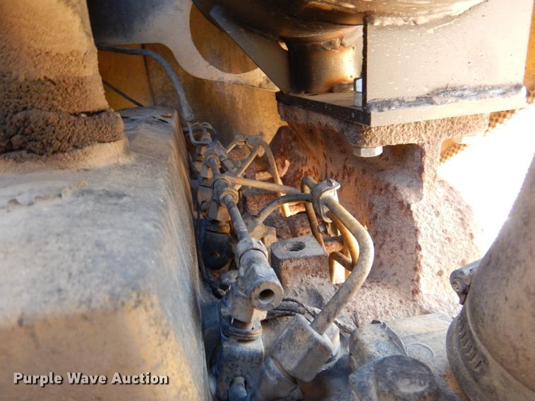 image for item DN1245 2000 John Deere 450H  dozer