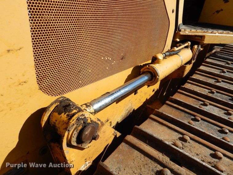 image for item DN1245 2000 John Deere 450H  dozer