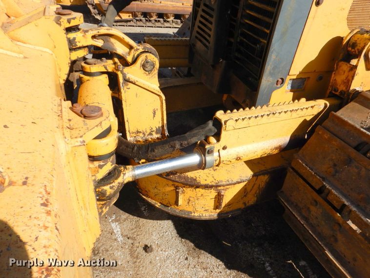 image for item DN1245 2000 John Deere 450H  dozer