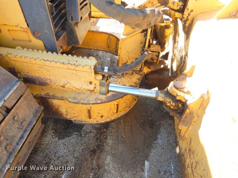 image for item DN1245 2000 John Deere 450H  dozer