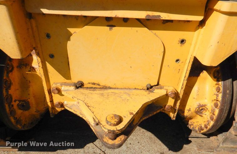 image for item DN1245 2000 John Deere 450H  dozer