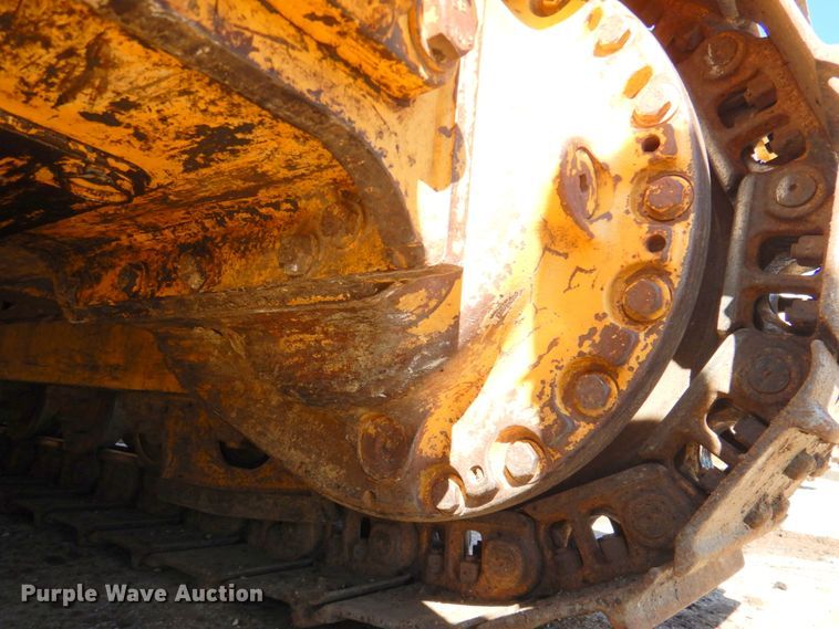 image for item DN1245 2000 John Deere 450H  dozer