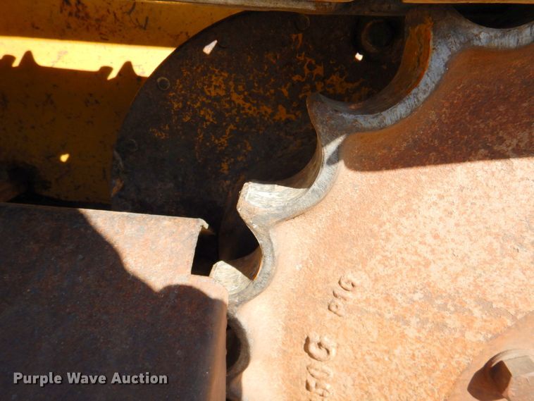 image for item DN1245 2000 John Deere 450H  dozer