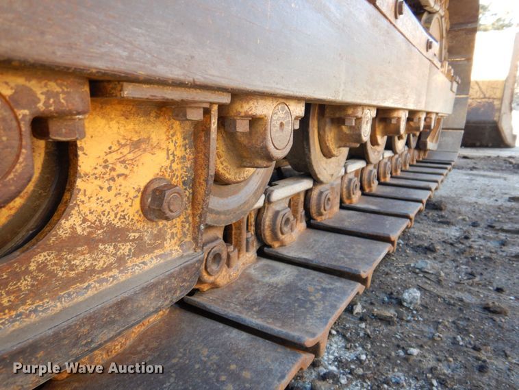 image for item DN1245 2000 John Deere 450H  dozer