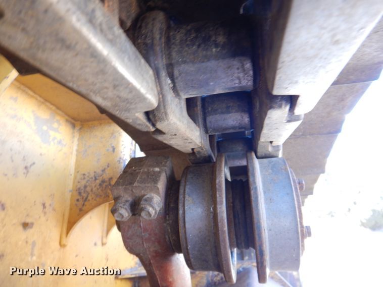 image for item DN1245 2000 John Deere 450H  dozer