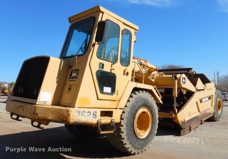 image for item DN1247 1996 John Deere 762B II  elevating scraper