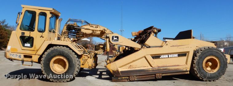 image for item DN1247 1996 John Deere 762B II  elevating scraper