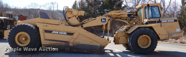 image for item DN1247 1996 John Deere 762B II  elevating scraper