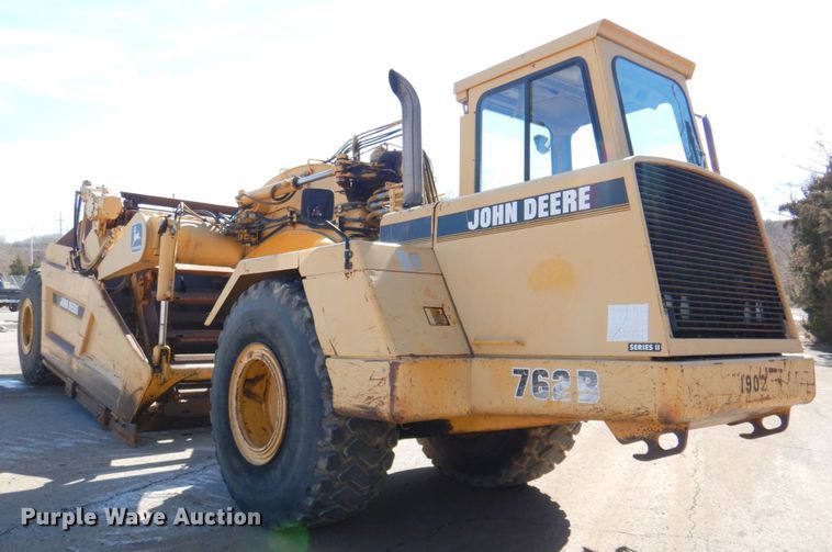 image for item DN1247 1996 John Deere 762B II  elevating scraper