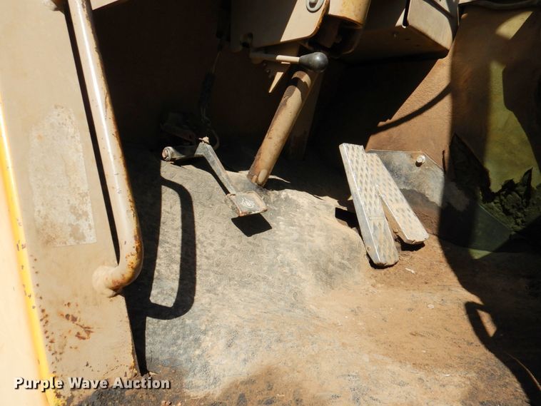 image for item DN1247 1996 John Deere 762B II  elevating scraper