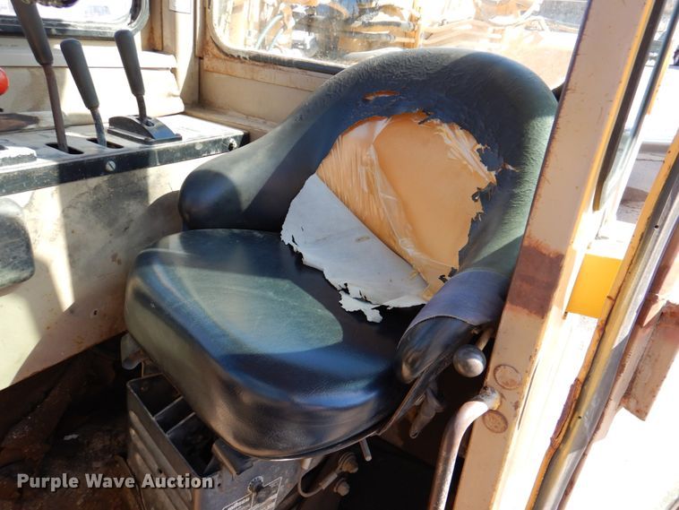 image for item DN1247 1996 John Deere 762B II  elevating scraper