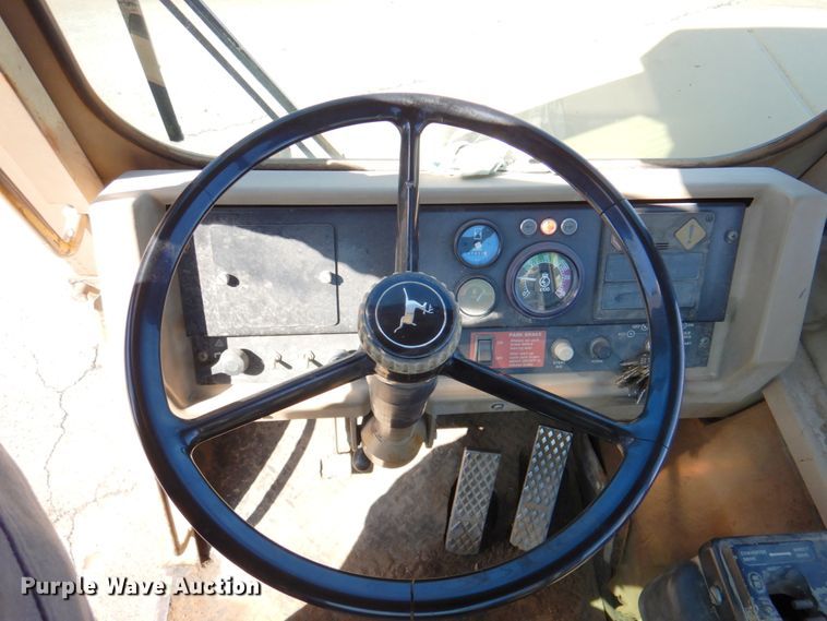 image for item DN1247 1996 John Deere 762B II  elevating scraper