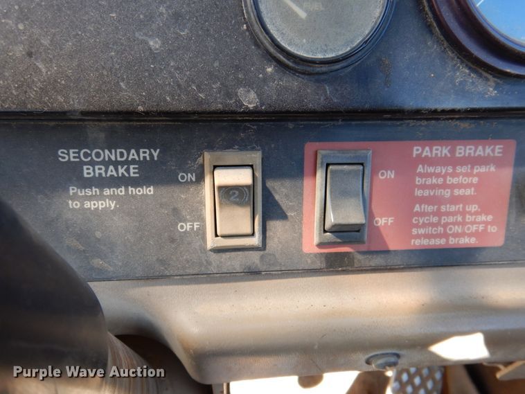 image for item DN1247 1996 John Deere 762B II  elevating scraper