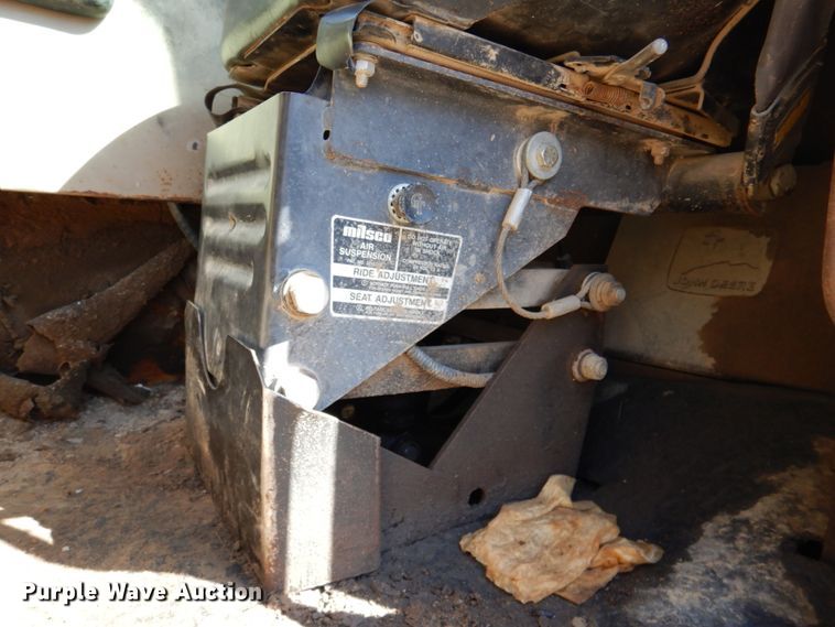 image for item DN1247 1996 John Deere 762B II  elevating scraper