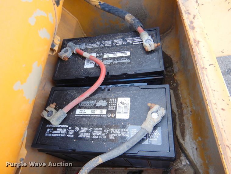 image for item DN1247 1996 John Deere 762B II  elevating scraper