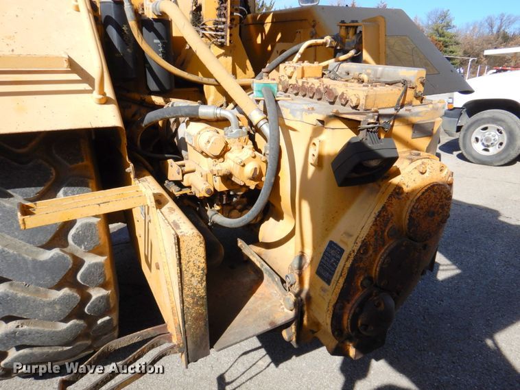 image for item DN1247 1996 John Deere 762B II  elevating scraper