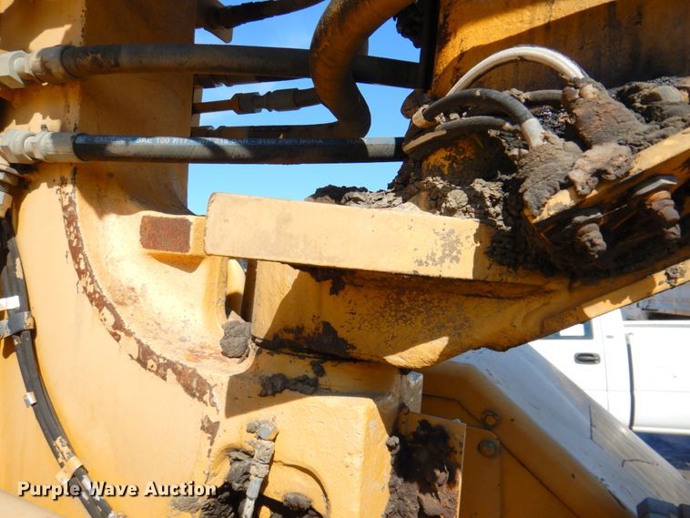 image for item DN1247 1996 John Deere 762B II  elevating scraper