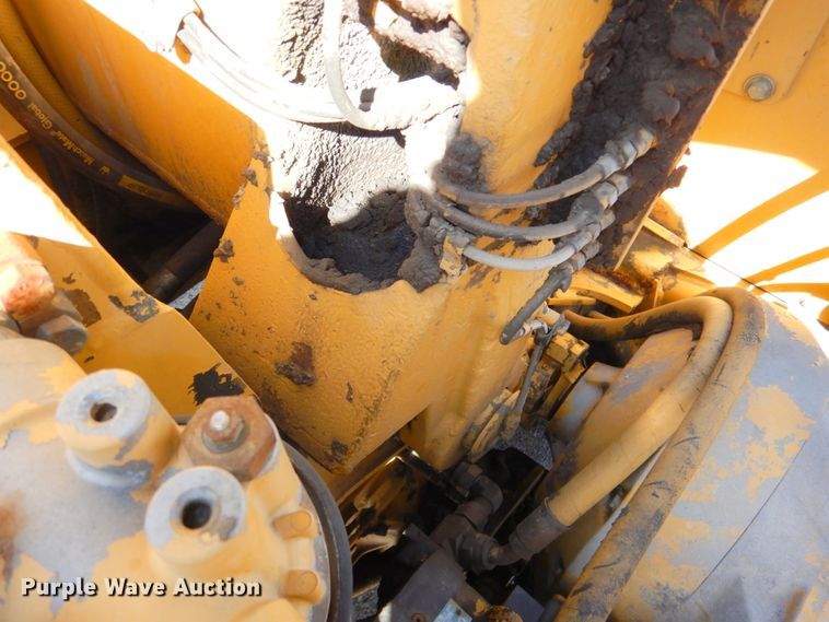 image for item DN1247 1996 John Deere 762B II  elevating scraper