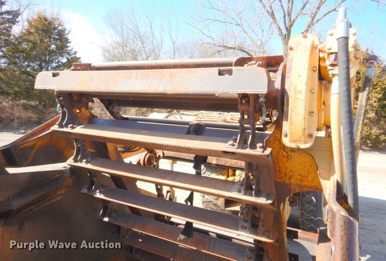 image for item DN1247 1996 John Deere 762B II  elevating scraper